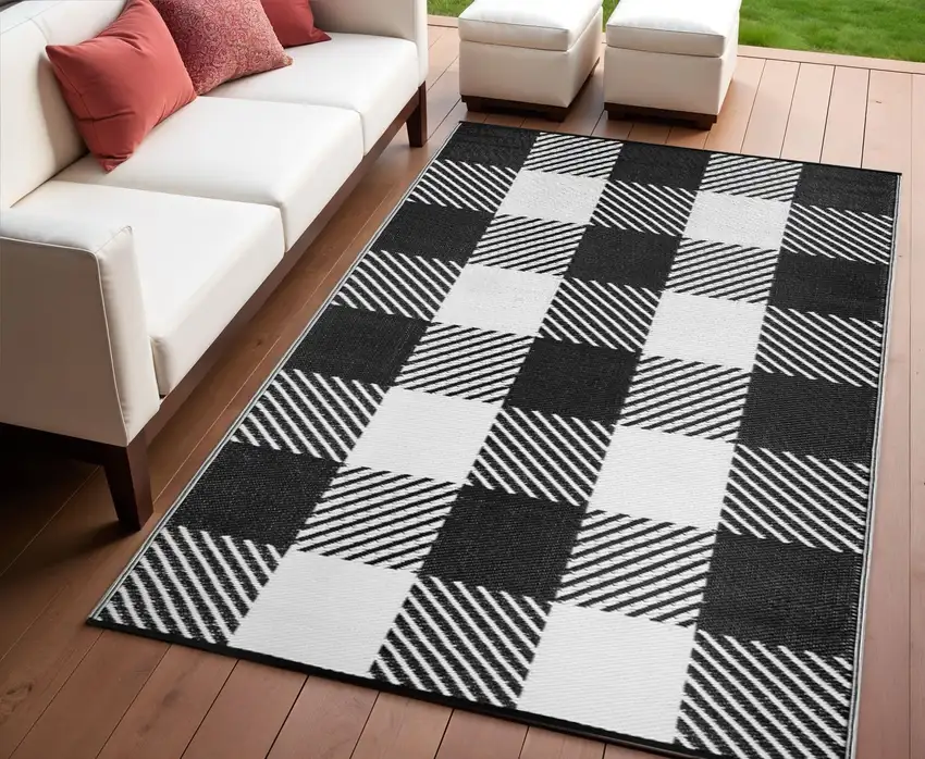 Black Geometric Indoor Outdoor Area Rug Photo 1