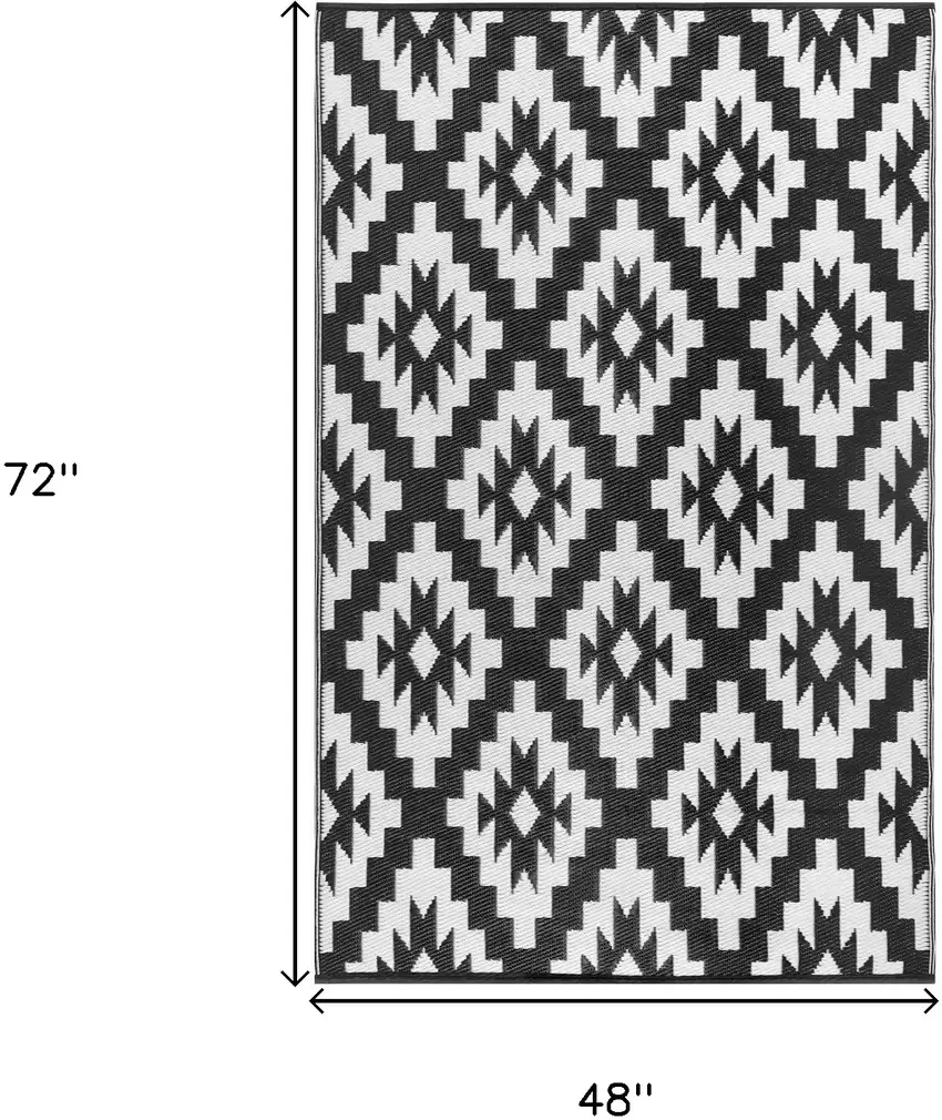 Black Geometric Indoor Outdoor Area Rug Photo 3
