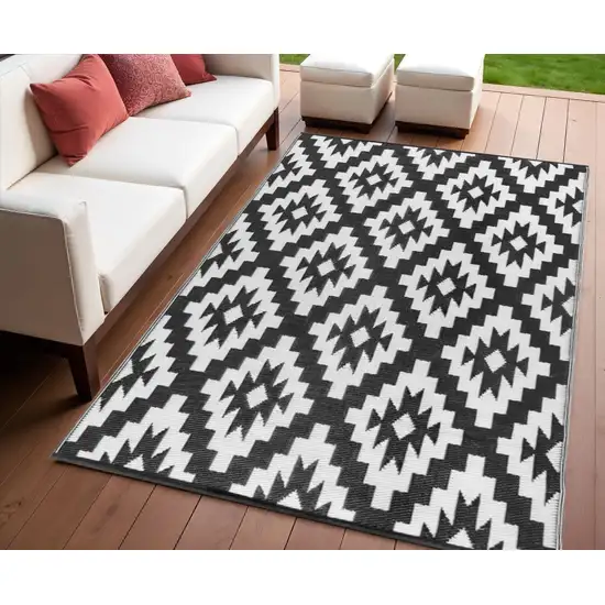 Black Geometric Indoor Outdoor Area Rug Photo 1