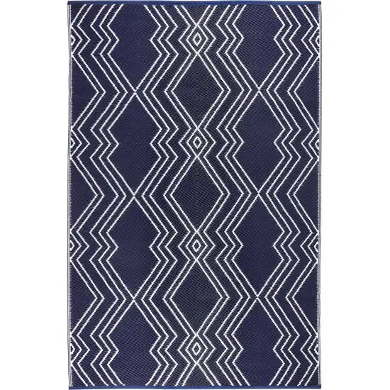 Black Geometric Machine Braided Distressed Area Rug With UV Protection Photo 4