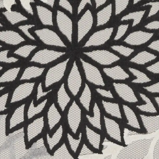 Black And White Indoor Outdoor Area Rug Photo 3
