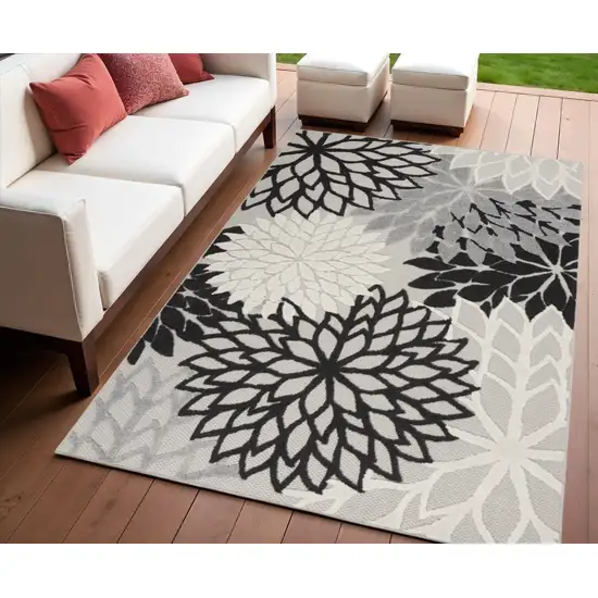 Black And White Indoor Outdoor Area Rug Photo 1
