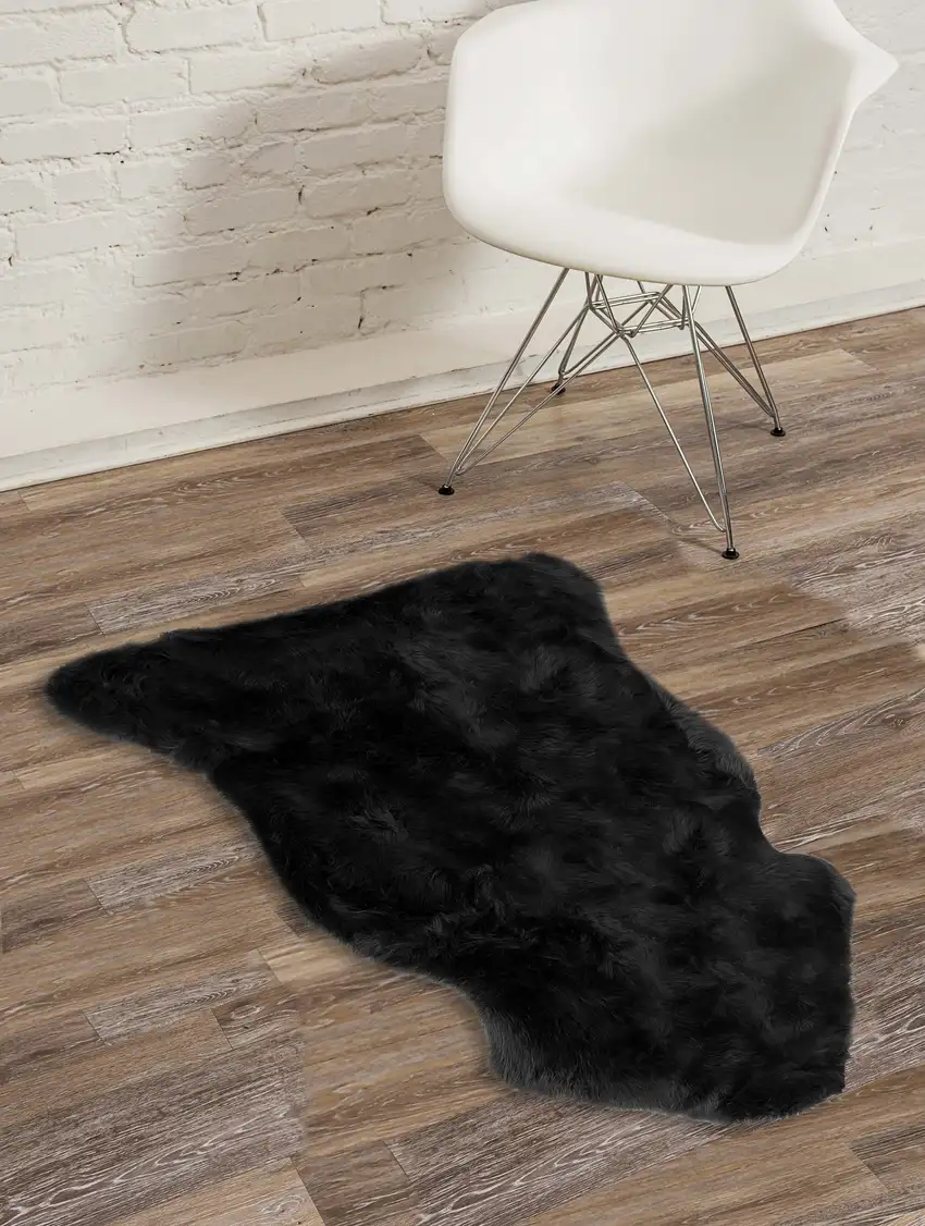 Black Single Sheepskin - Area Rug Photo 4
