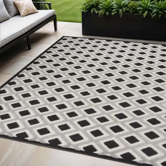 Black And White Indoor Outdoor Area Rug Photo 2