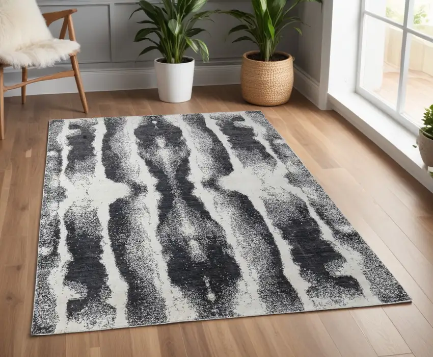 Black and Gray Abstract Hand Woven Area Rug Photo 1