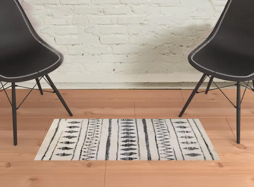 Black and Off White Geometric Shag Area Rug Photo 2