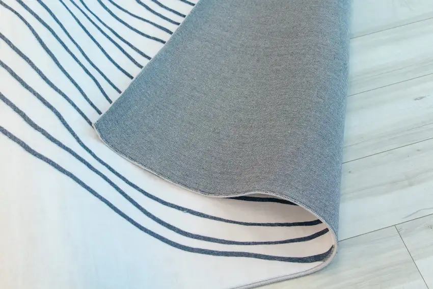 Black and White Abstract Area Rug Photo 7