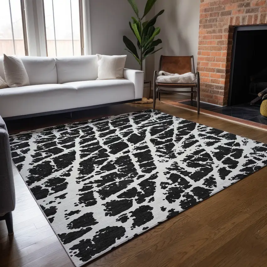 Black and White Abstract Washable Non Skid Indoor Outdoor Area Rug Photo 9