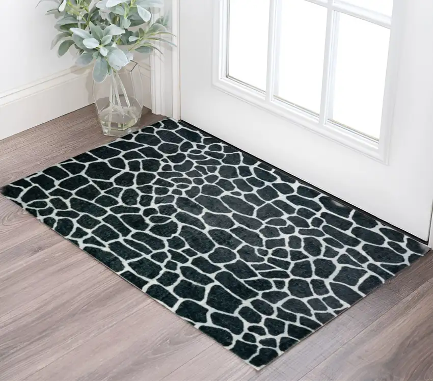 Black and White Croc Print Shag Handmade Non Skid Area Rug Photo 1