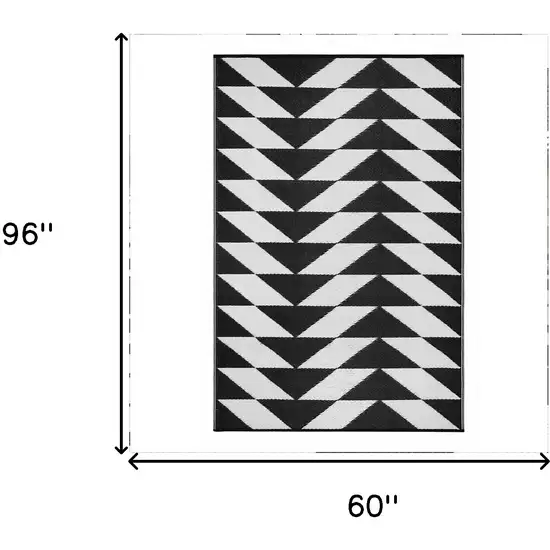 Black and White Geometric Indoor Outdoor Area Rug Photo 3