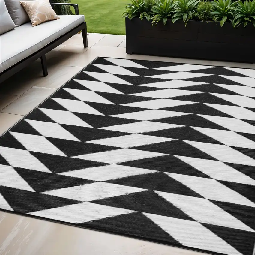 Black and White Geometric Indoor Outdoor Area Rug Photo 1