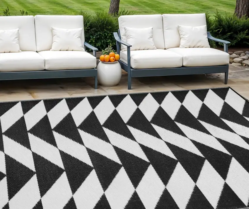 Black and White Geometric Indoor Outdoor Area Rug Photo 1
