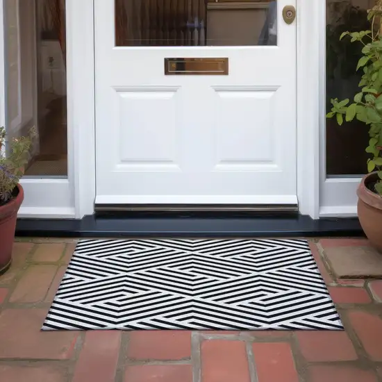 Black and White Geometric Washable Non Skid Indoor Outdoor Area Rug Photo 7