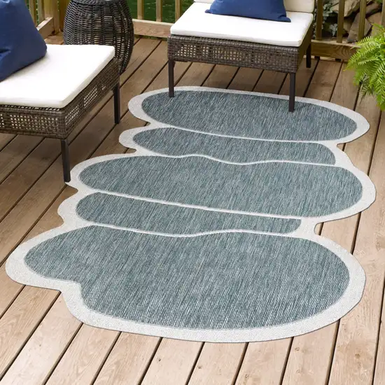 Blue And Cream Medallion Indoor Outdoor Area Rug Photo 9