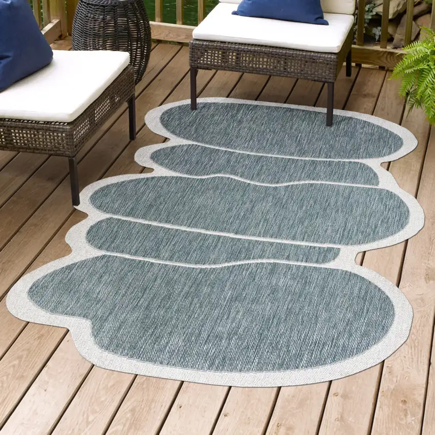 Blue And Cream Medallion Indoor Outdoor Area Rug Photo 9
