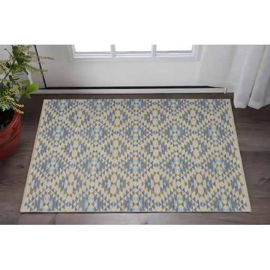 Blue Decorative Lattice Area Rug Photo 1