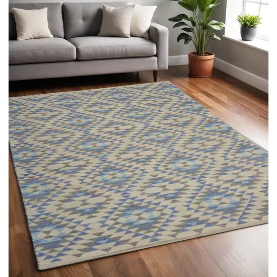 Blue Decorative Lattice Area Rug Photo 1