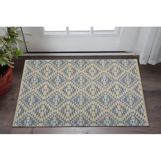 Blue Decorative Lattice Area Rug Photo 1