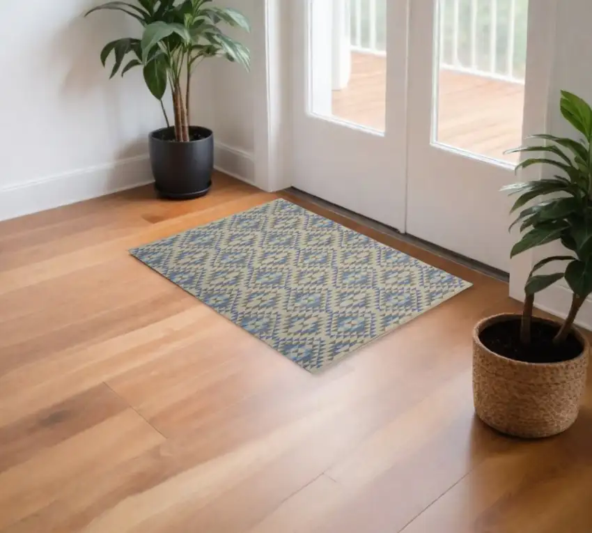 Blue Decorative Lattice Area Rug Photo 2