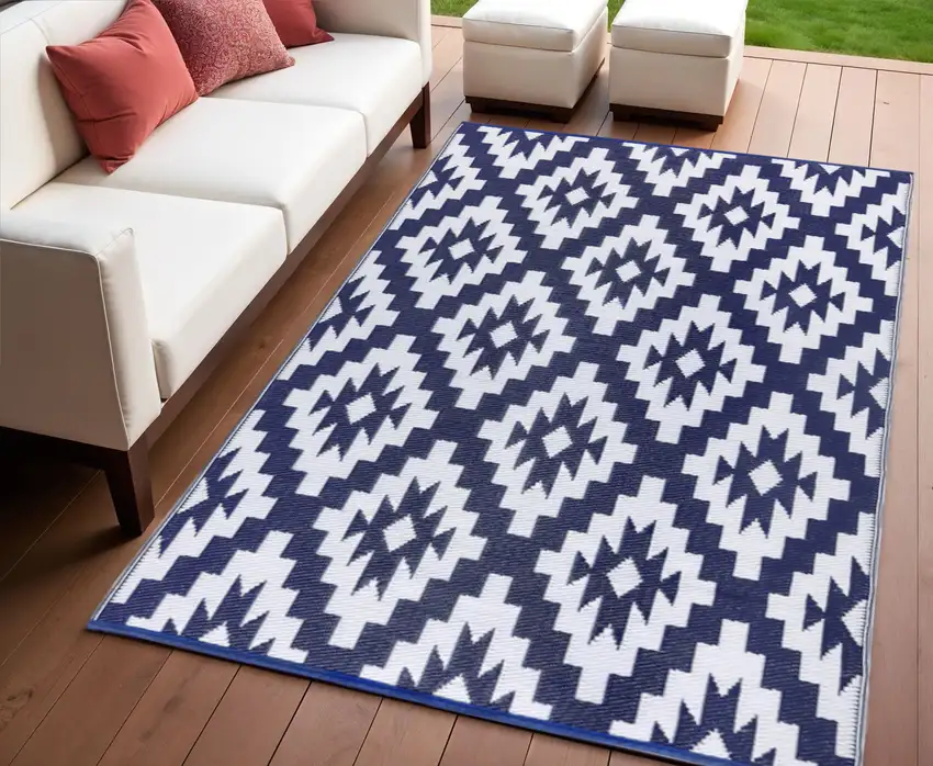 Blue Geometric Indoor Outdoor Area Rug Photo 1
