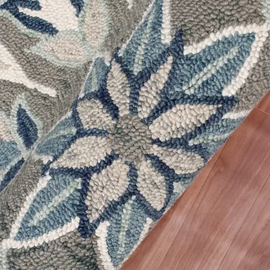 Blue Round Wool Floral Hand Tufted Area Rug Photo 7