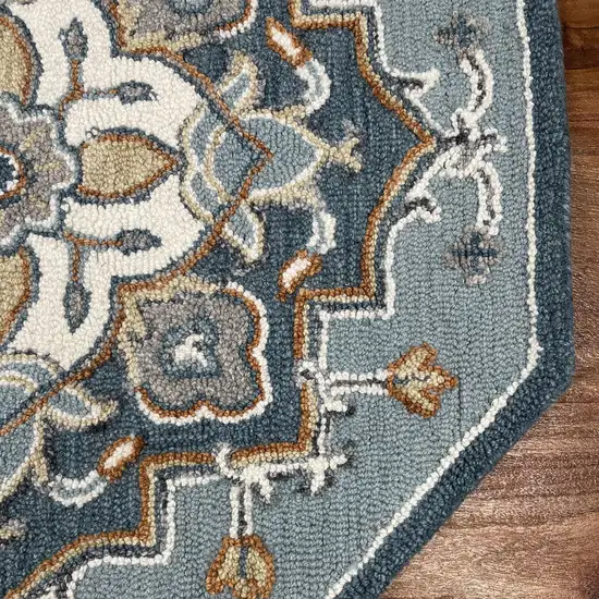 Blue Traditional Medallion Area Rug Photo 2