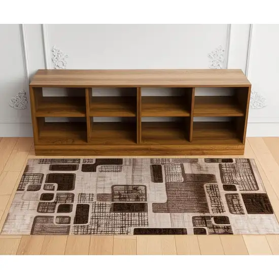 Brown Geometric Area Rug Photo 1