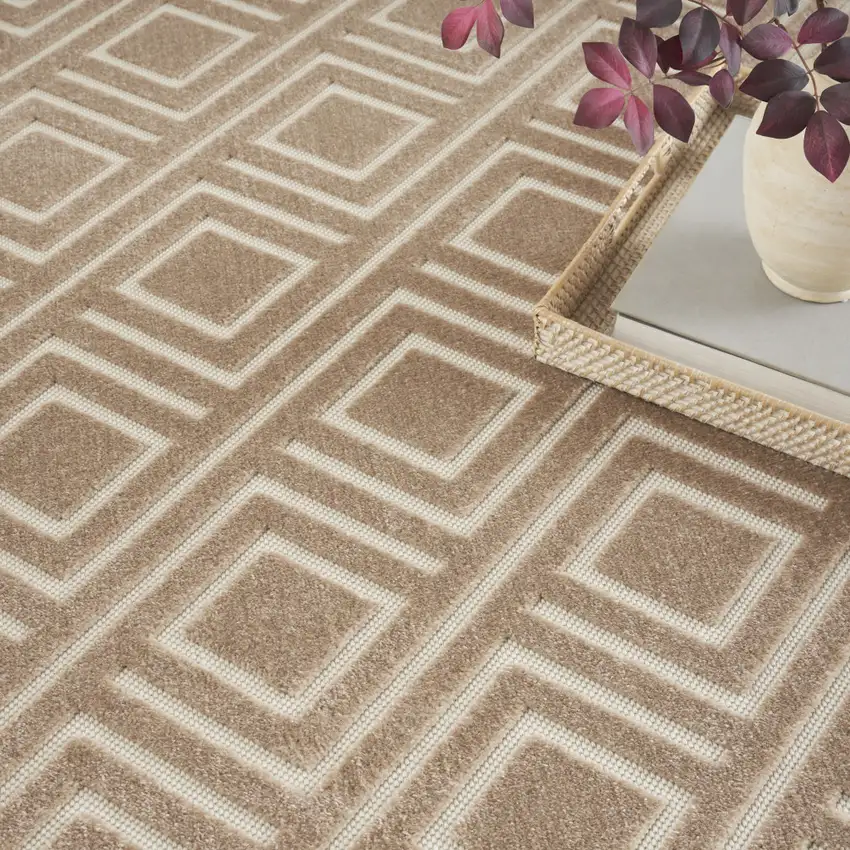 Brown Geometric Area Rug Photo 4