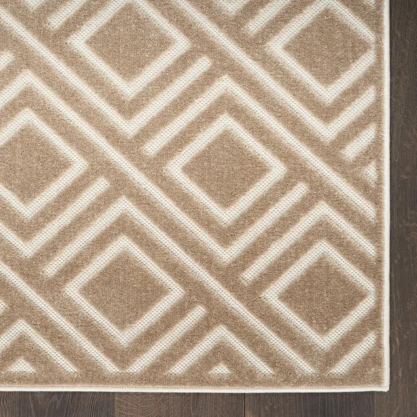 Brown Geometric Area Rug Photo 5