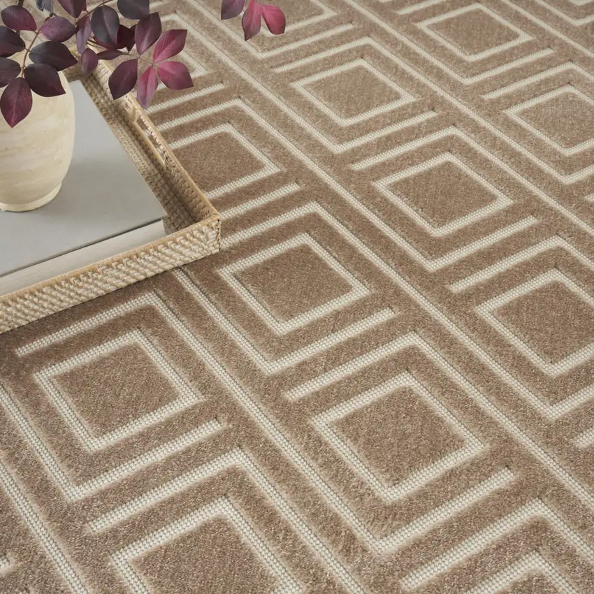 Brown Geometric Area Rug Photo 4
