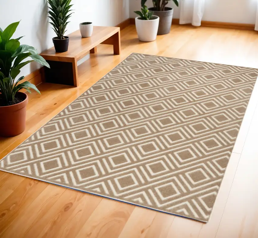 Brown Geometric Area Rug Photo 1
