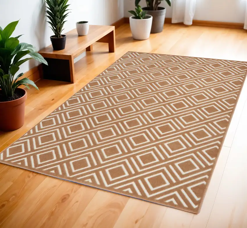 Brown Geometric Area Rug Photo 1