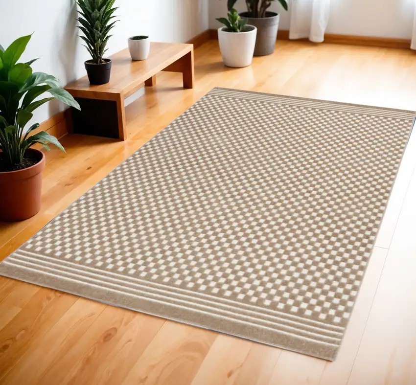 Brown Geometric Area Rug Photo 1