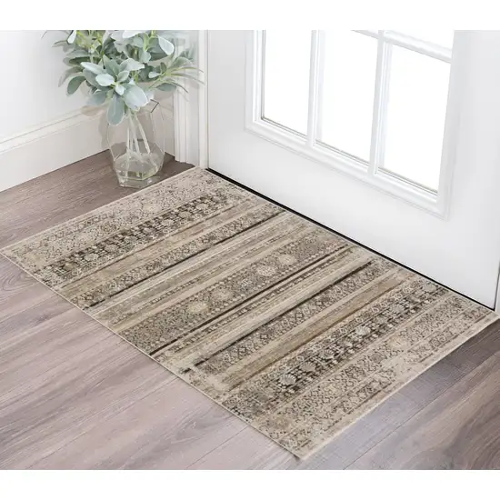 Brown Oriental Area Rug With Fringe Photo 1