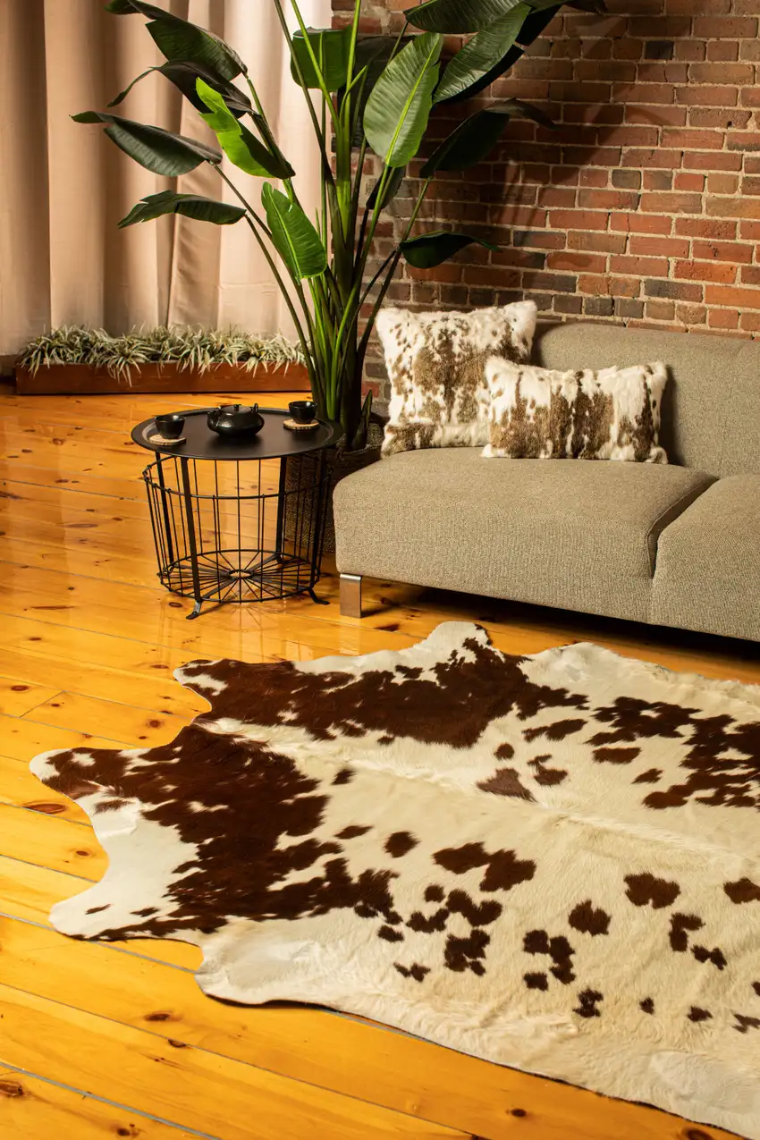 Brown and White Cowhide Hand Knotted Area Rug Photo 8
