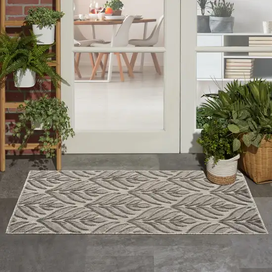 Charcoal Floral Indoor Outdoor Area Rug Photo 5