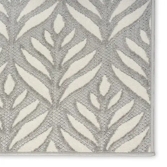 Gray Floral Indoor Outdoor Area Rug Photo 4