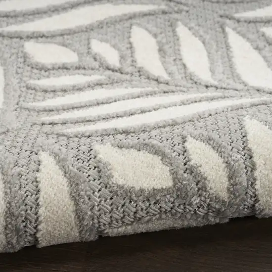 Gray Floral Indoor Outdoor Area Rug Photo 9