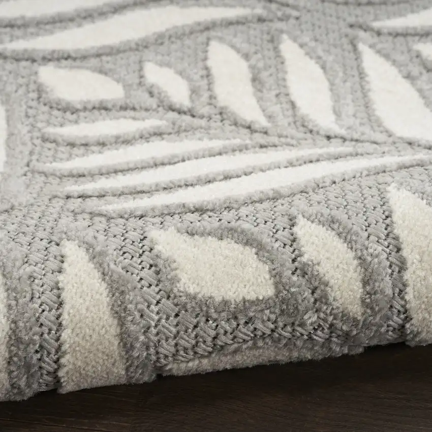 Gray Floral Indoor Outdoor Area Rug Photo 9
