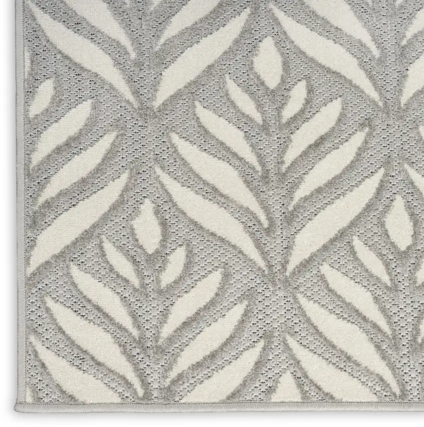 Gray Floral Indoor Outdoor Area Rug Photo 3