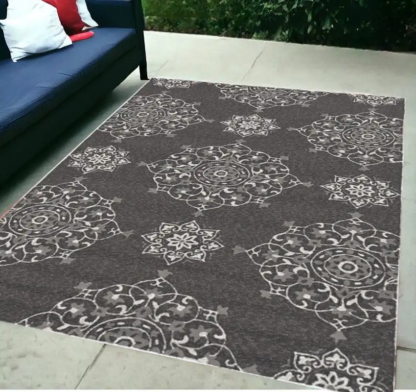 5'X8' Charcoal Grey Hand Woven Uv Treated Floral Disk Indoor Outdoor Area Rug Photo 1