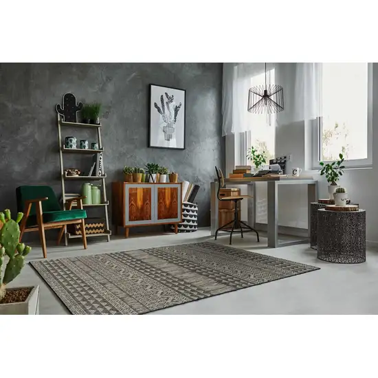 Charcoal Machine Woven UV Treated Scandinavian Indoor Outdoor Round Area Rug Photo 3