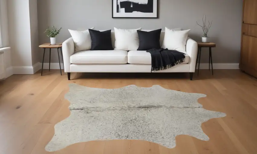 Light Gray Cowhide Hand Knotted Area Rug Photo 1