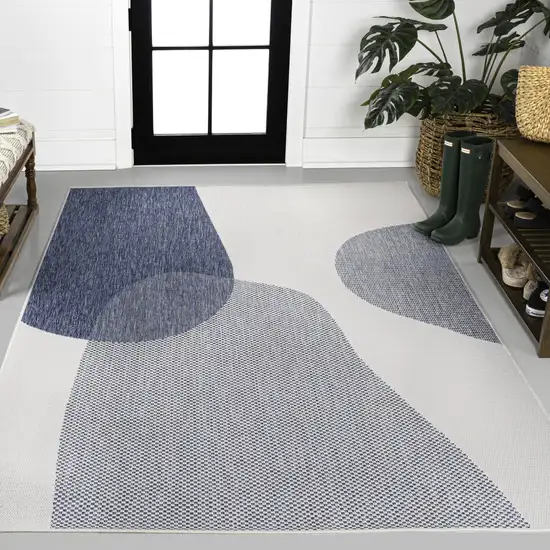 Cream And Navy Blue Geometric Indoor Outdoor Area Rug Photo 4