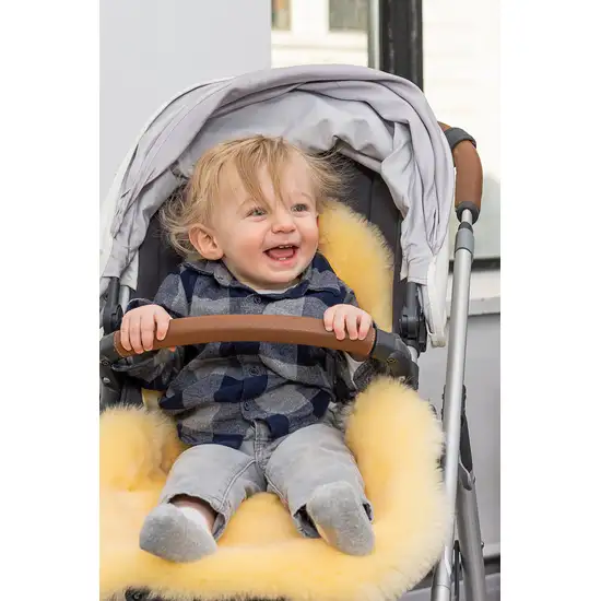 Cream Cozy Baby Medium Lambskin - Play-Rug Photo 3