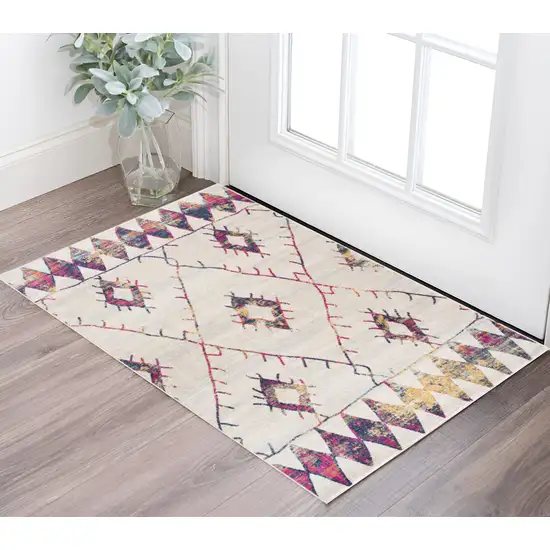 Cream Damask Area Rug Photo 1