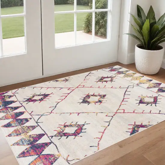 Cream Damask Area Rug Photo 1