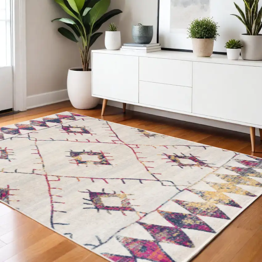 Cream Damask Area Rug Photo 1