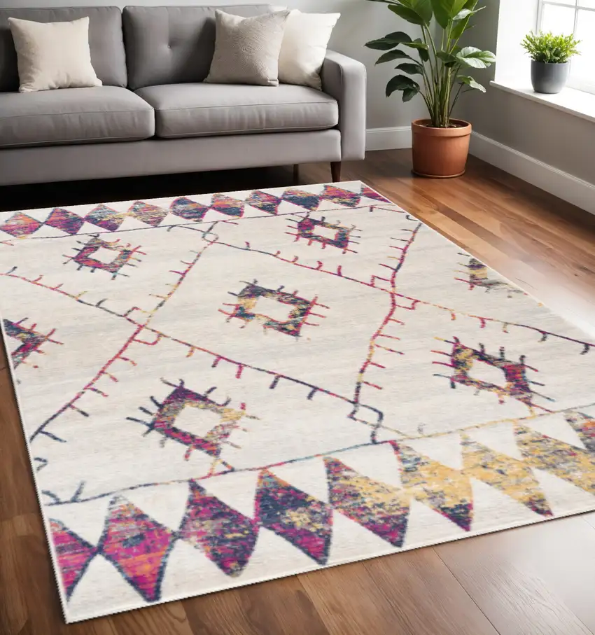 Cream Damask Area Rug Photo 1