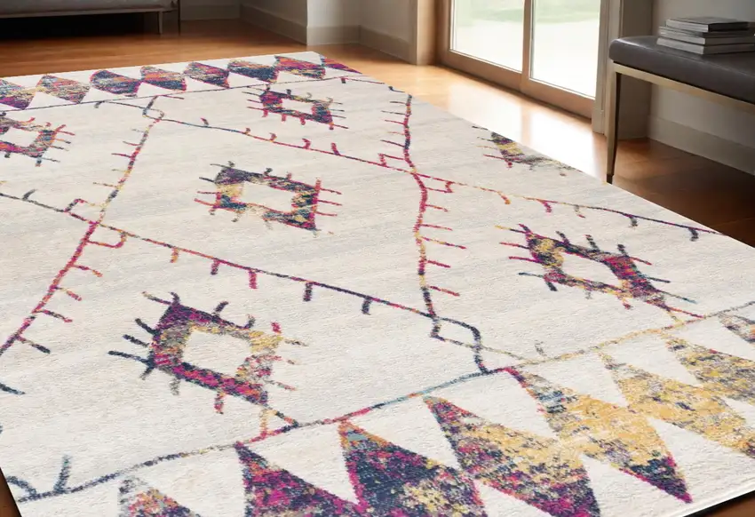 Cream Damask Area Rug Photo 1